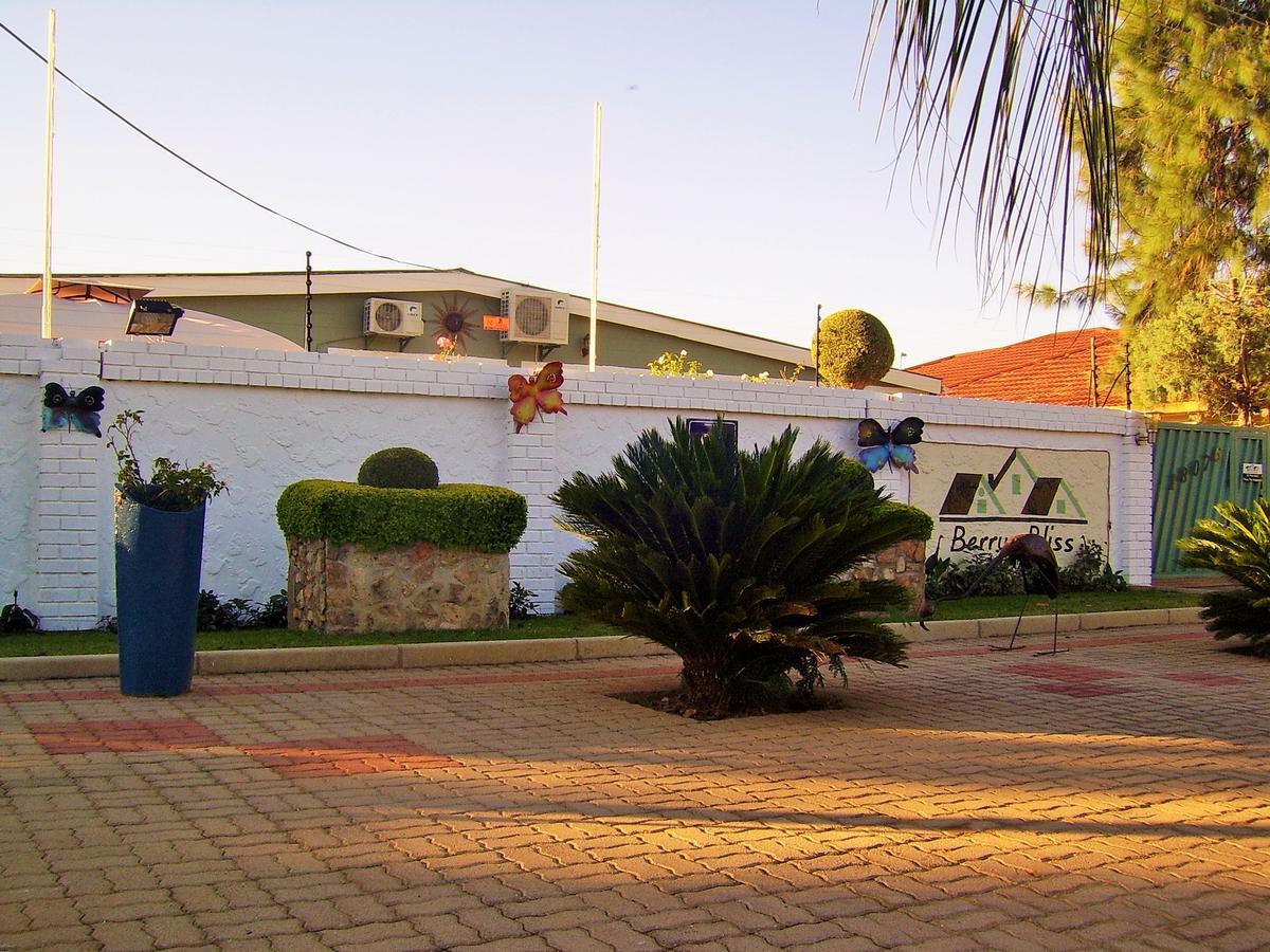 Berry Bliss Guest House Gaborone Exterior foto